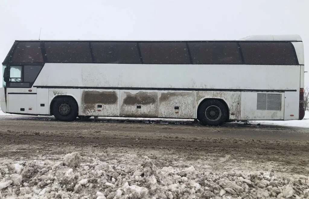 Автобус ростов зимовники. Интересные автобусы. ДТП трасс Зимовники Элиста. 18 Метровый автобус.