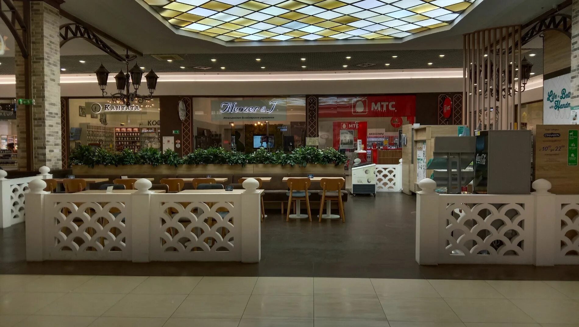 Красный кит фудкорт красногорск. Дизайн проект фудкорта. Фуд маркет краснодар. Фудкорт красная. Фудмаркет краснодар.