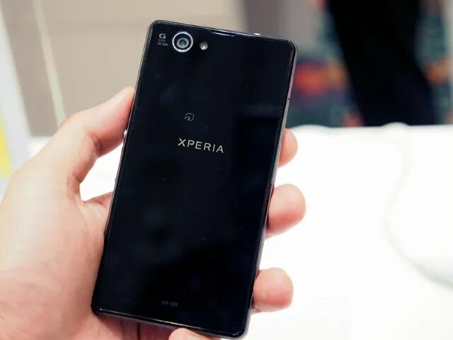 Sony xperia z1 compact купить. Сони з1 компакт. Xperia z1c Compact. Телефон сони Xperia z1 Compact фото. HYAOU RM-191а Sony черный.