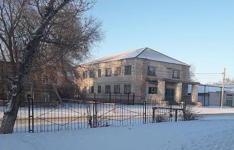 Погода в новоузенске сегодня. Новоузенск 8 школа. Новоузенск Саратовская область. Поселок Дюрский Новоузенского района. Город Новоузенск Саратовской области.