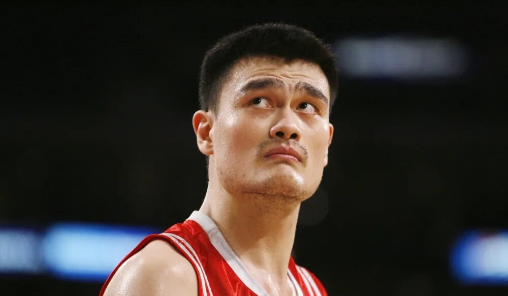 Yao ming. Яо мин. Яо мин баскетболист. Сяо минь баскетболист. Яо Цзясюй.