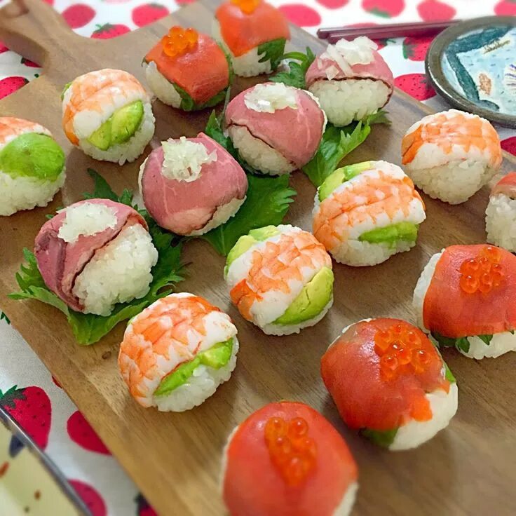 Temarizushi. суши болл. ленивые суши шарики. ленивые суши шарики. райс бол.