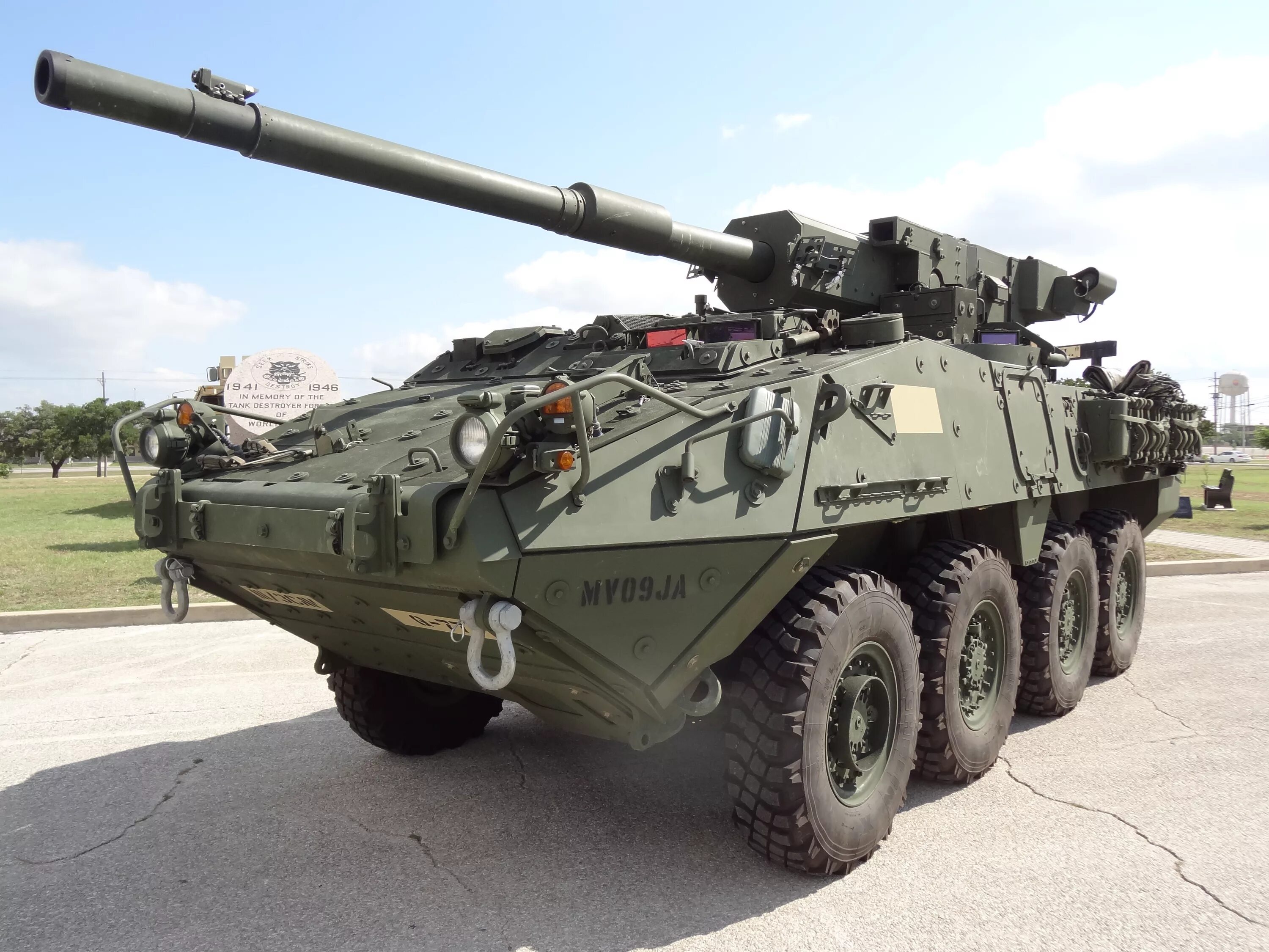 БТР м1126 Страйкер. М1128 Страйкер. Stryker БТР 105 мм. M1128 mobile Gun System Stryker. Сколько страйкер