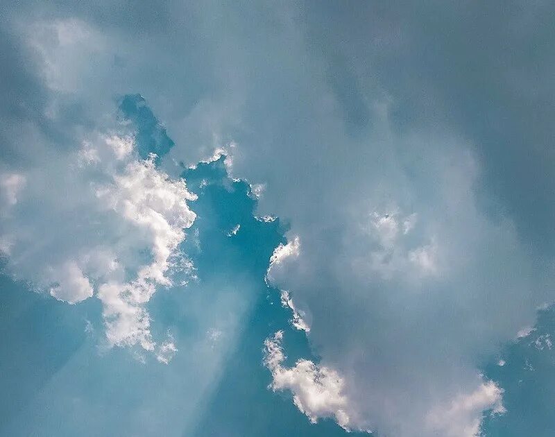 Небо облачно с прояснениями. Волнистые облака. Красивые тучи. Дождевые облака. Сказка о круговороте азота.