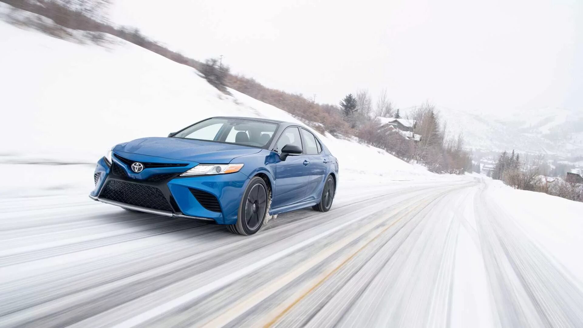 реклама camry 2021 зимняя дорога. Camry 70 полный привод. Toyota camry 2020. тойота camry s-edition 2020. тойота камри awd.