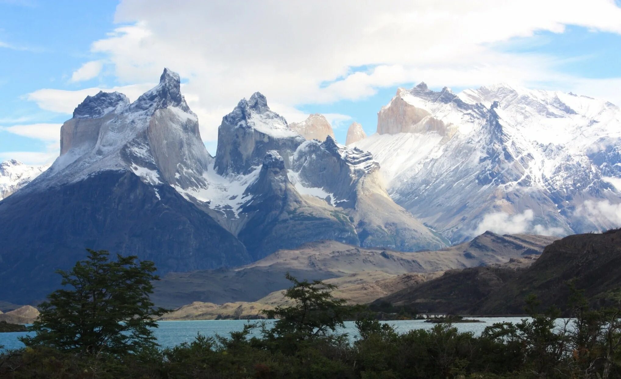 Высшая точка горной системы южной америки. Кордильеры Чили. Андские Кордильеры. Горы в Америке Кордильеры. Аргентина Анды Патагония.