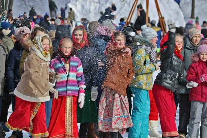 Масленица в звенигороде. Масленица в звенигороде. Масленица в звенигороде. Масленица в этномире калужская область. Гуляния на городке в звенигороде.