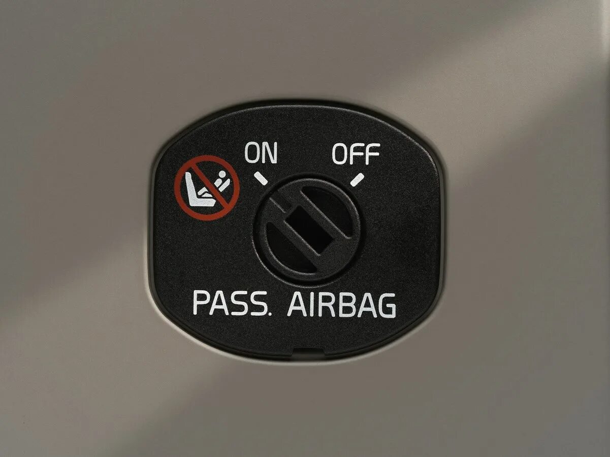 Airbag off. Кнопка Passenger airbag BMW. Кнопка отключения подушки безопасности. Выключатель подушек безопасности. Passenger airbag выключатель.