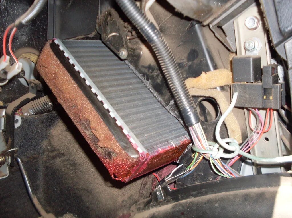 Замена радиатора печки е36. Радиатор печки 2121. Как вытащить радиатор печки. Как вытащить радиатор печки. Салонный радиатор ваз 2114.