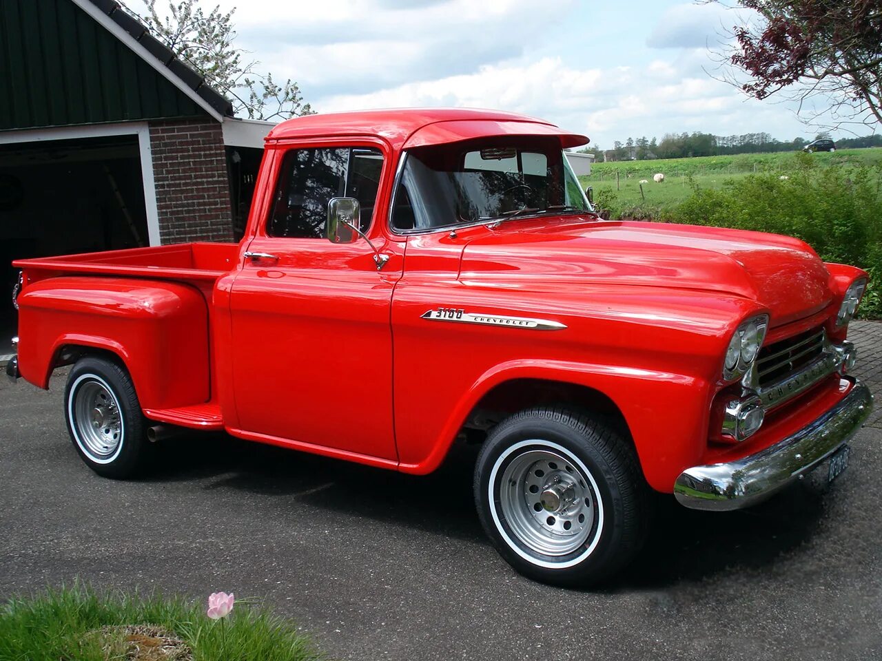 Пикап пышных. Chevrolet Apache 1958. Chevrolet Pickup 1958. Chevrolet Apache 50. Chevrolet 60 Pickup.