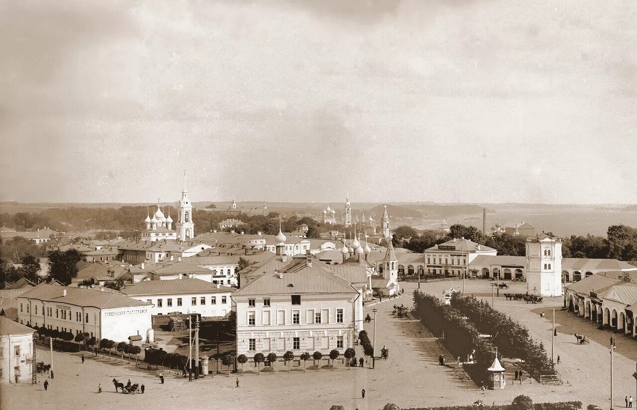 Кострома в 20 веке. Площадь революции кострома. Кострома старая сусанинская площадь. Кострома 19 века. Кострома 19 век.