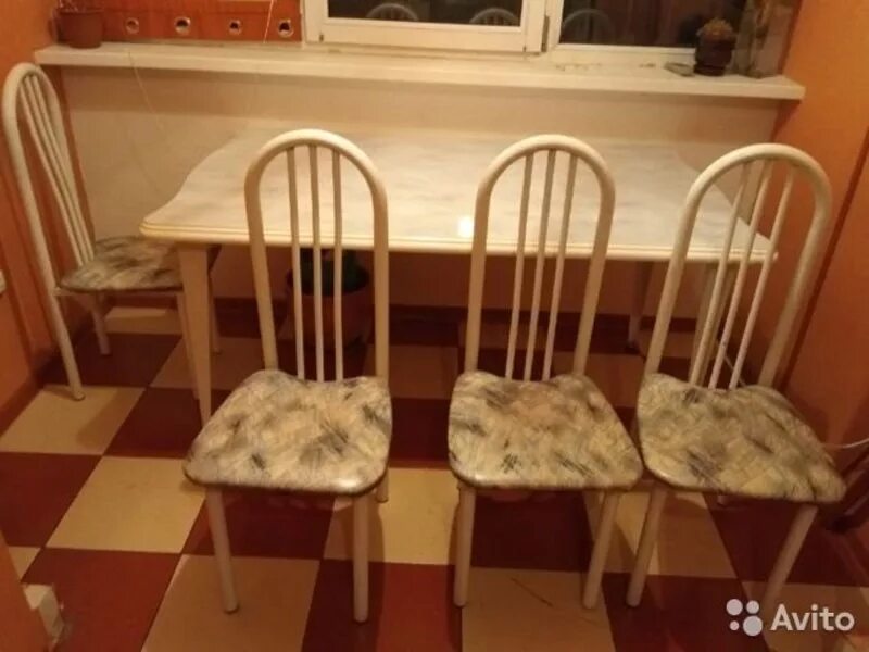 Авито стулья б у. Стол со стульями б.у. Стулья б ушные. Кухонный стол стулья б у. Стульев б у для кухни.