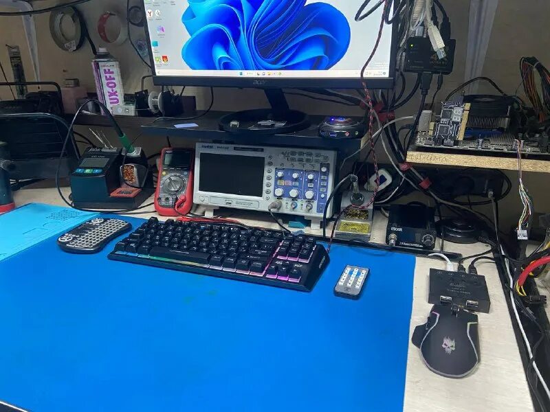 Рабочее место дизайнера. Рабочее место программиста. Декор для кабинета. Обновил рабочее место. Необычное рабочее место.