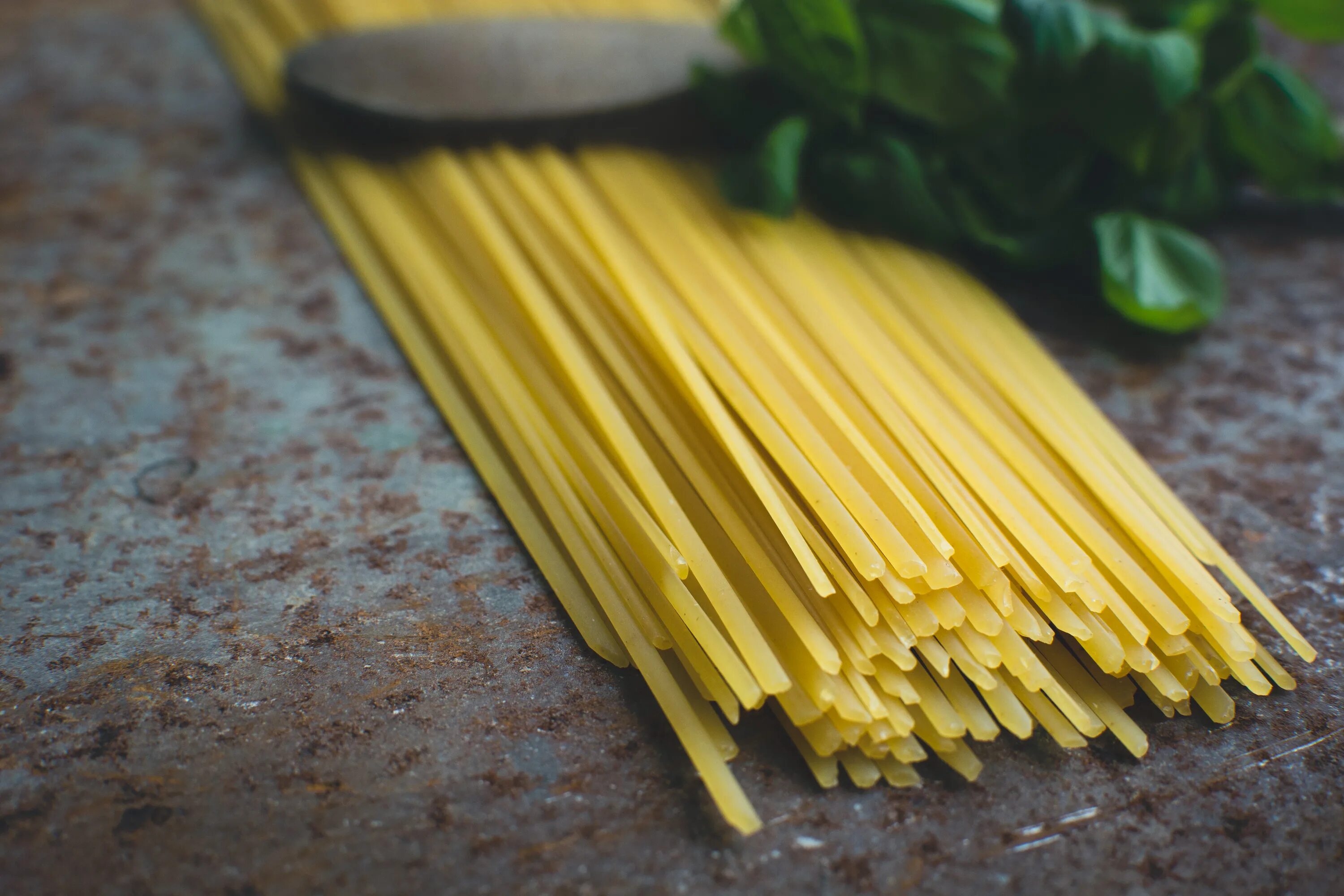 Букатини (Bucatini). Лингвини тальятелле. Лингуине (Linguine). Макароны Мельник лингвини. Лапша при диабете