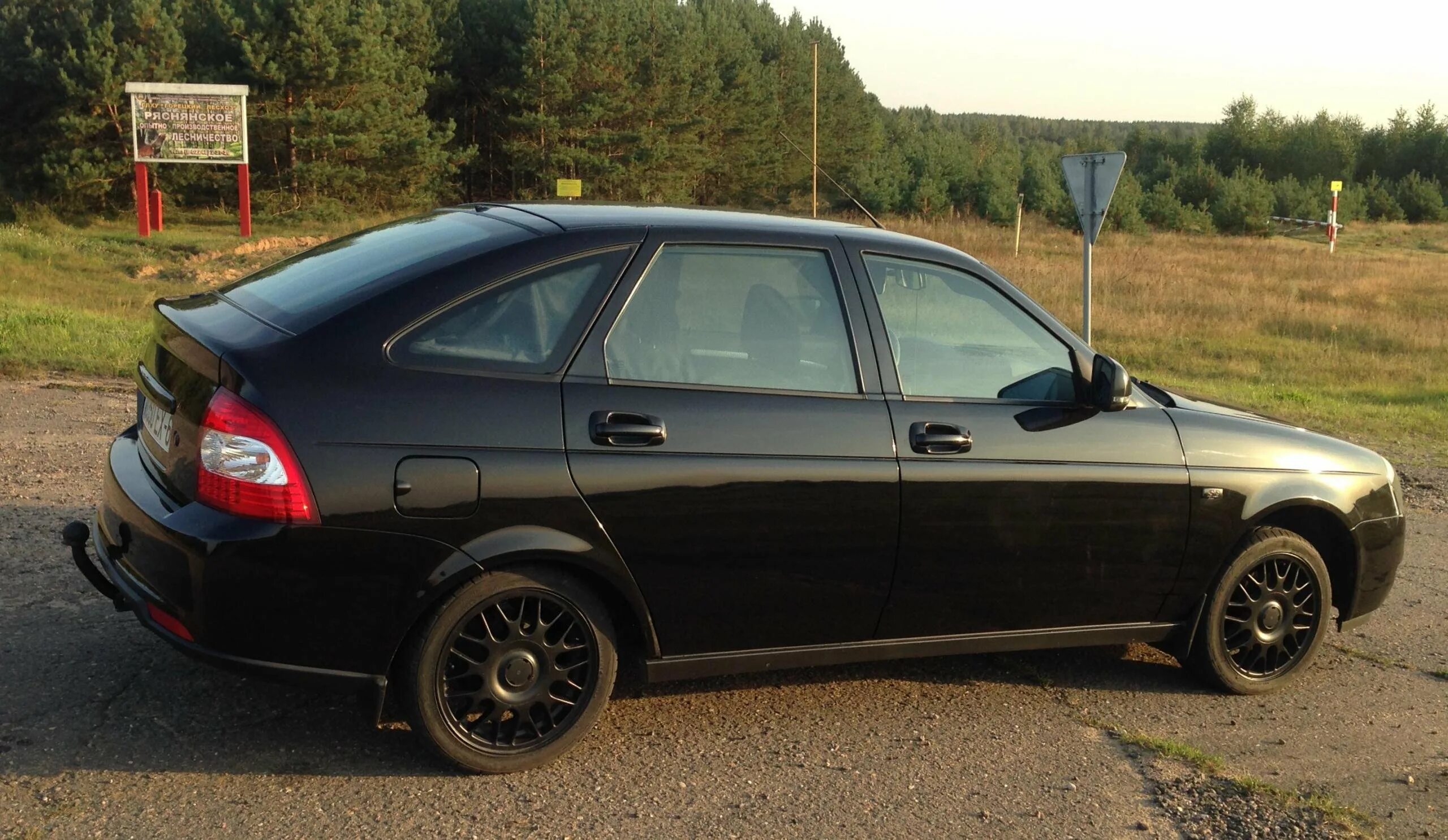 Лада приора блэк эдишн. Диски эдишн на приору. Диски black edition r15 priora. Диски r15 black edition приора. Black edition r15 приора.