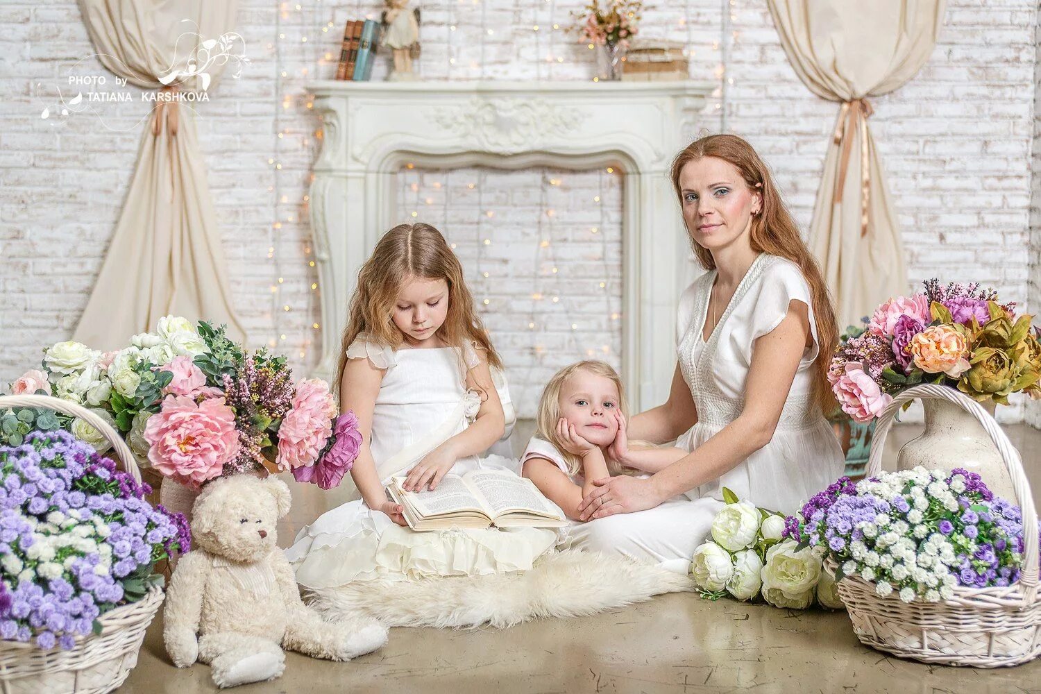 Весенний фотосет в студии. Весенняя фотосессия в студии. Фотосессия весна в студии. Студия весенний. Весенняя фотосессия в студии для девушек.