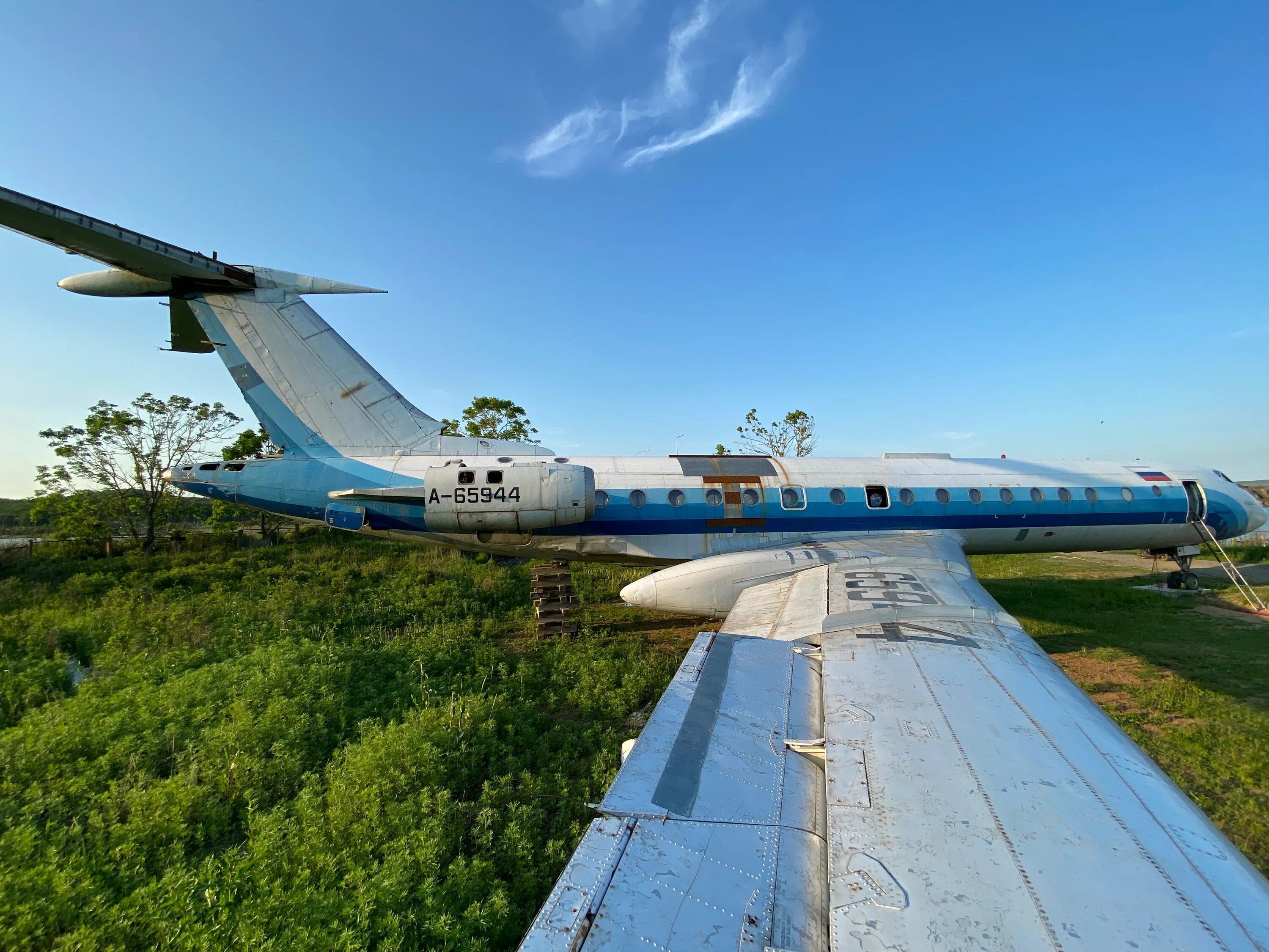 Туту архангельск. Ту 134 в Монино. Заброшенный самолет ту 134. Заброшенный ту 134 Владивосток. Заброшенный самолет ту 134 Аэрофлот.