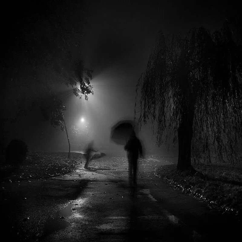 Темная ночь души это. Лежек Бужновски. Мрак одиночество. Одиночество во тьме. Ночная пустота.