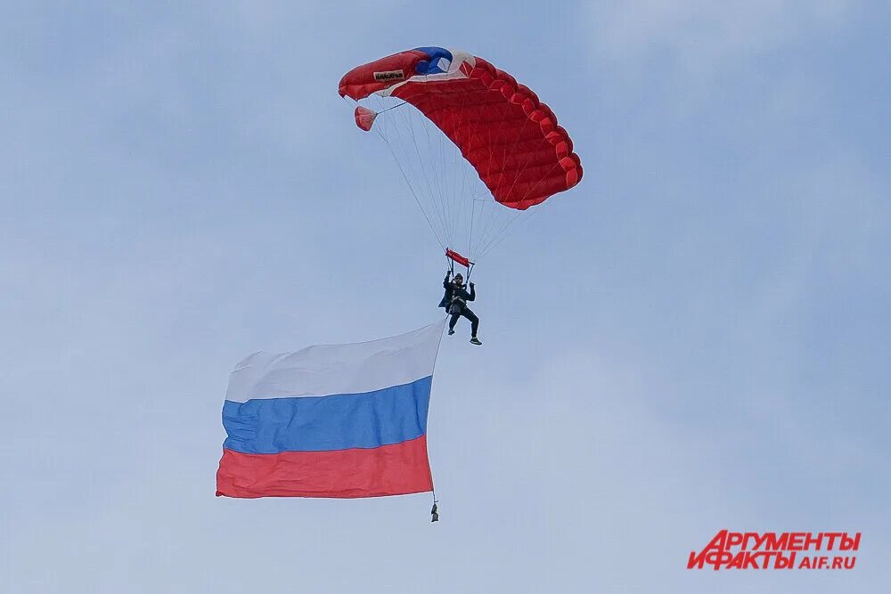 Крылья пармы пермь 13 июля. Крылья пармы. крылья пармы 2025 пермь. крылья сахалина 2025. авиашоу 2025.