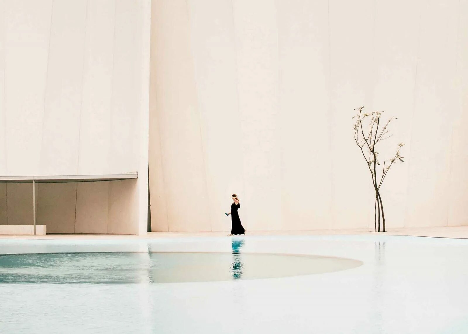 Осознанный минимализм. Осознанный минимализм. Минималистичные иллюстрации людей. Минимализм фото. Человек минимализм.