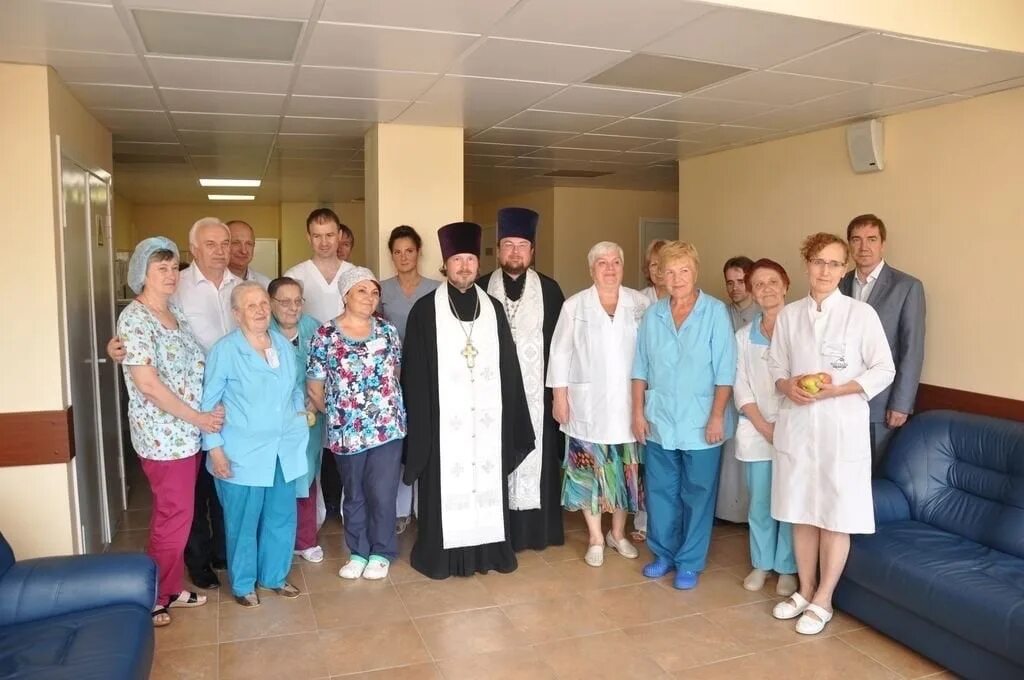 Детская поликлиника 4 саратов наумовская. Щербинка на носу. Долгопрудненская центральная городская поликлиника. Врач на дом долгопрудный. Долгопрудный центральная городская больница.