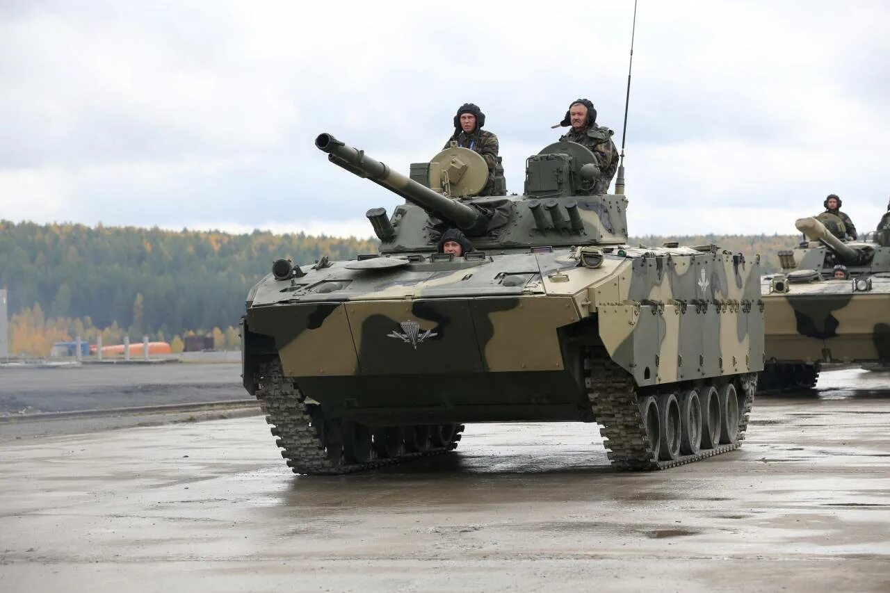 Бмп бтр бмд. Боевая машина десанта бмд-4м. бмд 4. бмд-4 боевая машина. боевая машина десанта бмд-4.