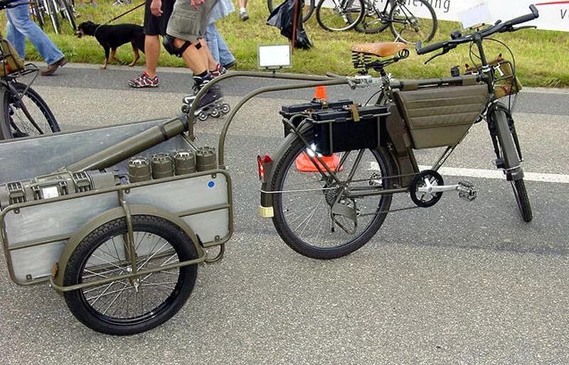 Армейские велики. Инвалидная велоколяска ММВЗ. Велоприцеп Аист ВП-90. Велоприцеп Extrawheel. Велосипедные войска Швейцарии.