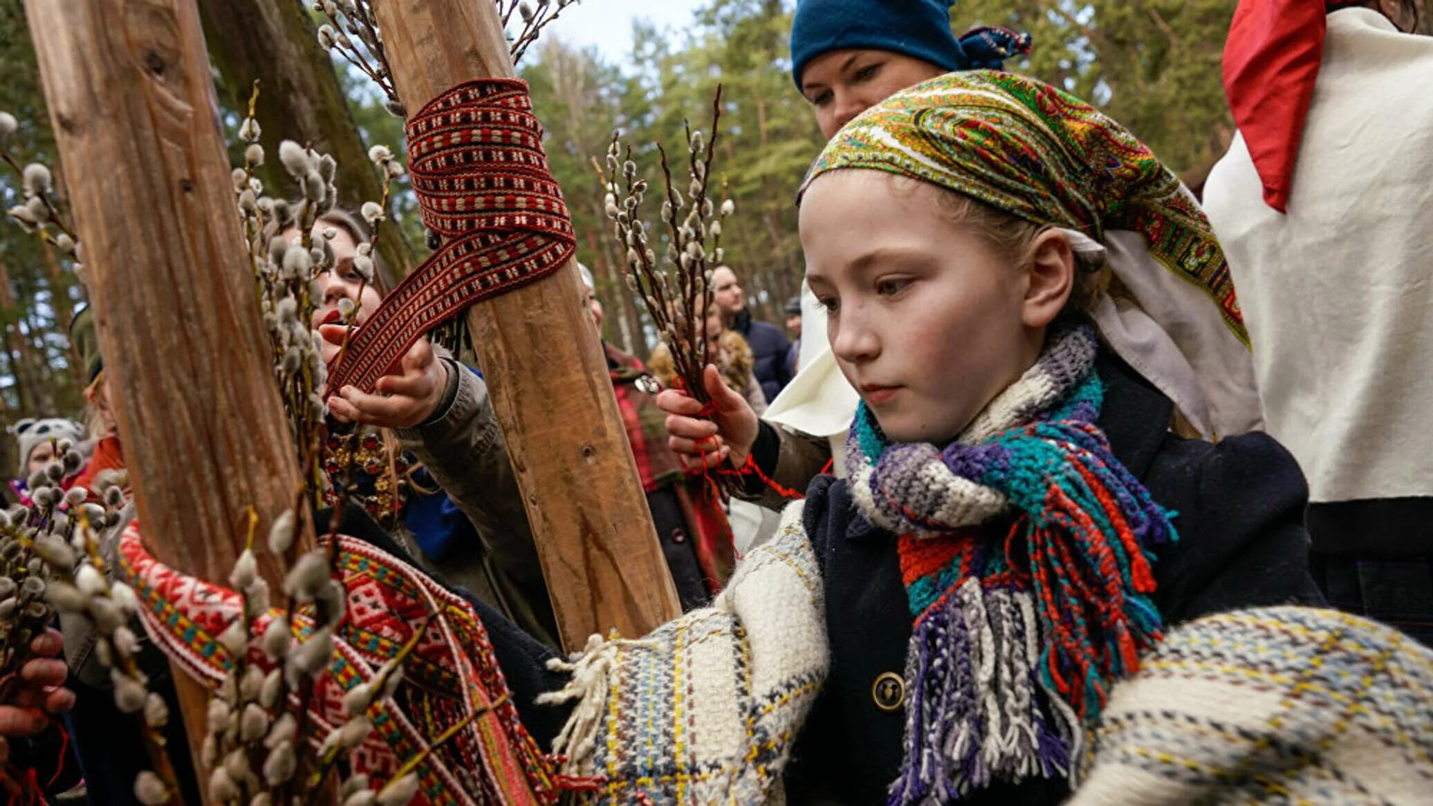 Славянские девушки. Пасха в Латвии. Пасхальные традиции Латвии. Праздник весны в Латвии. Пасха в латвии 2024