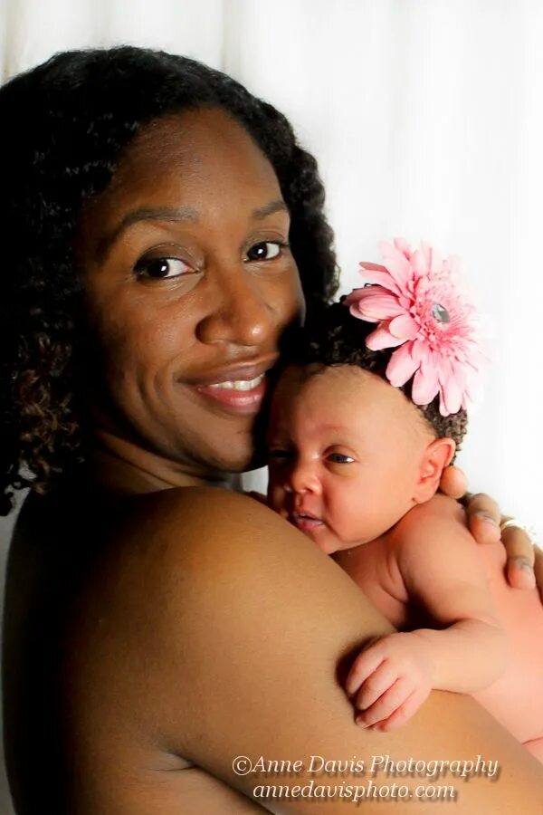 White mother Black Baby. American mother. Black mother foto. Father mother White but Babyblack. Видео черных мам