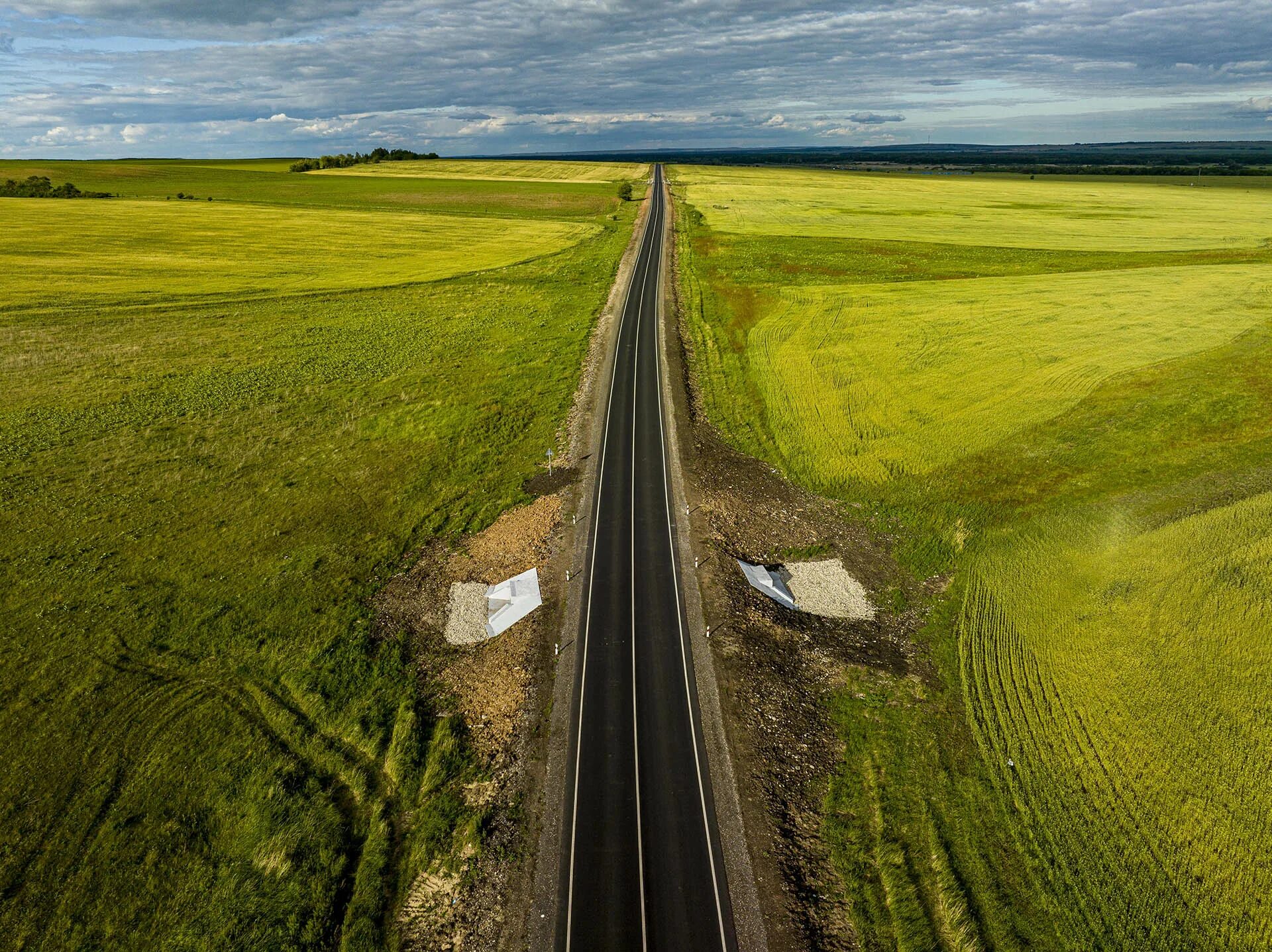 Дорога пересекает реку. Пересеченная дорога. Региональная дорога. Шоссе трасса перспектива. Дороги Самарской области.