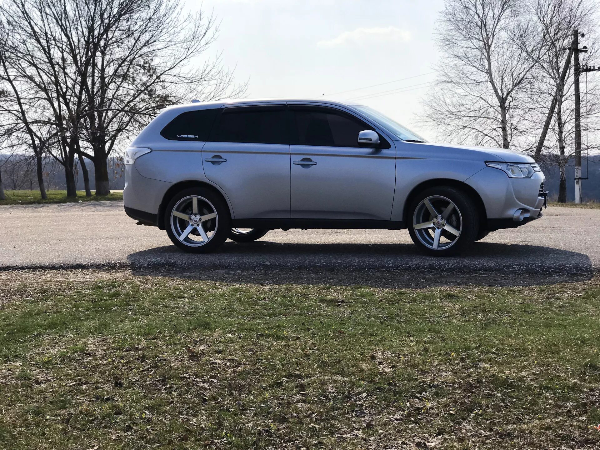 Мицубиси аутлендер колеса. Mitsubishi Outlander на 20 дисках. Outlander 3 r18. Mitsubishi Outlander XL 2014. Outlander 3 поколение r20.