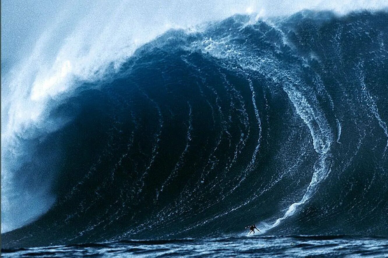 Сонник волна огромная. Бискайский залив волны убийцы. ЦУНАМИ Тихого океана 30 метров. Тихий океан волны убийцы. Ишигаки ЦУНАМИ.