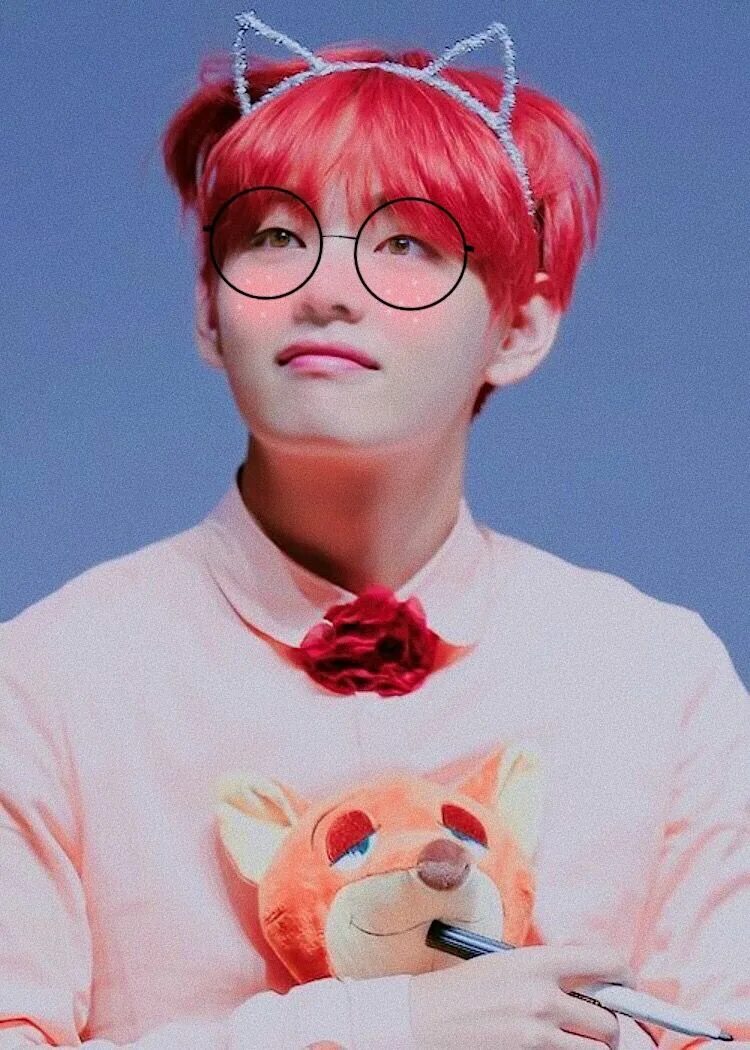 Bts jungkook с красными волосами. Bts тэхен с красными волосами. Бтс тэхен в красном. Тэхен бтс с красными волосами. Бтс тэхён с красными волосами.