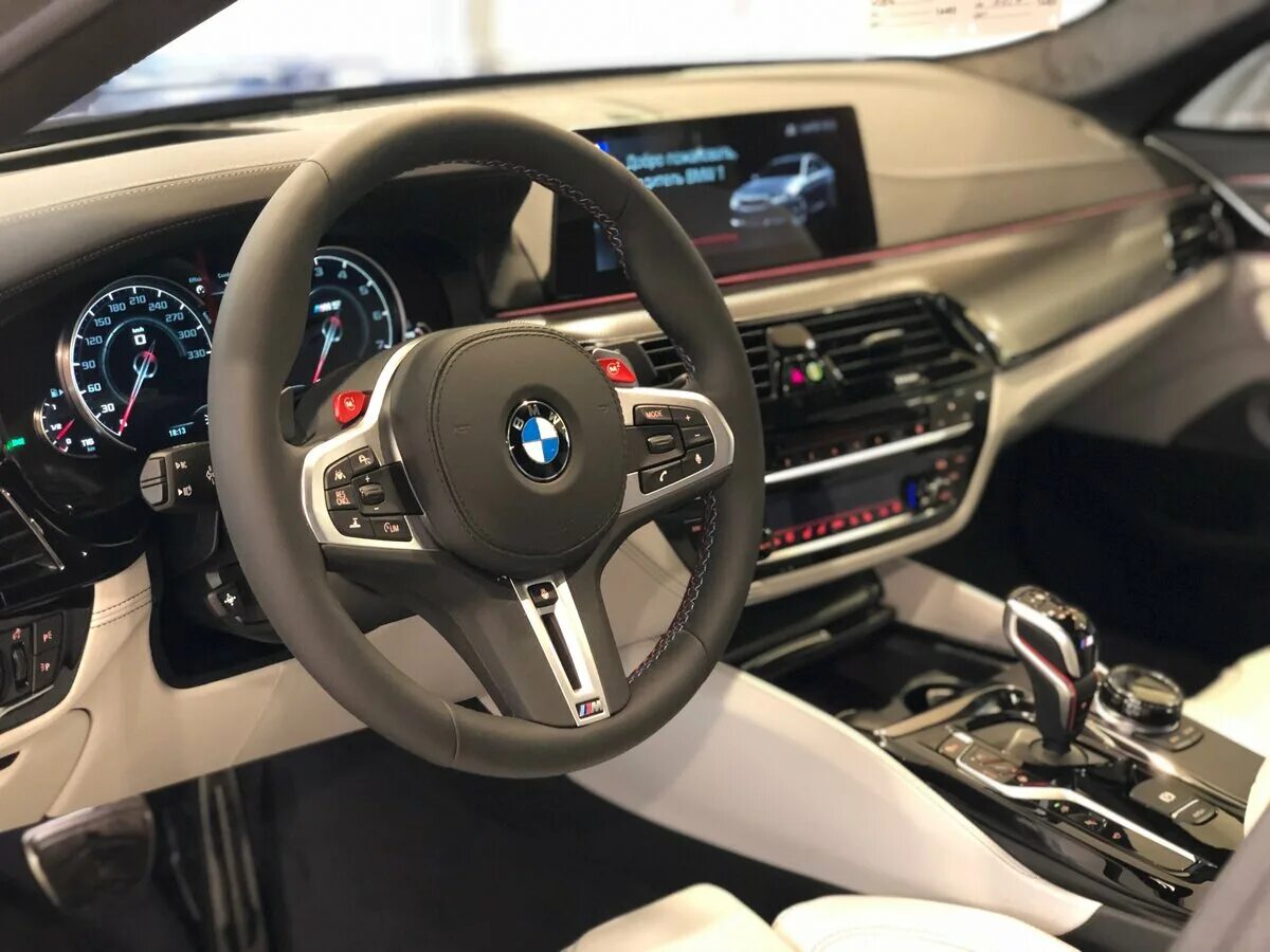 Бмв м5 2019. БМВ м5 ф90 салон. БМВ m5 f90 салон. BMW m5 f90 m Performance Interior. BMW m5 2022 салон.