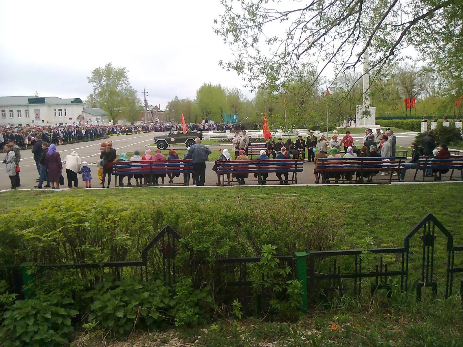 Погода каменка пензенская по часам. Военный городок Каменка Пензенской области. Каменка 9 мая. День города Каменка Пензенской области. Площадь Победы Каменка Пензенская область сейчас.