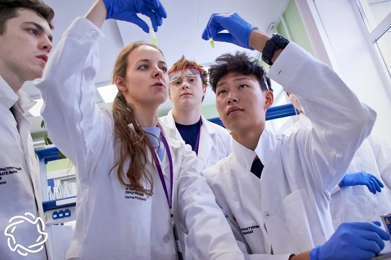 Nfs heat машины. Нфси. Нфси. Нси картинка. Нфси.