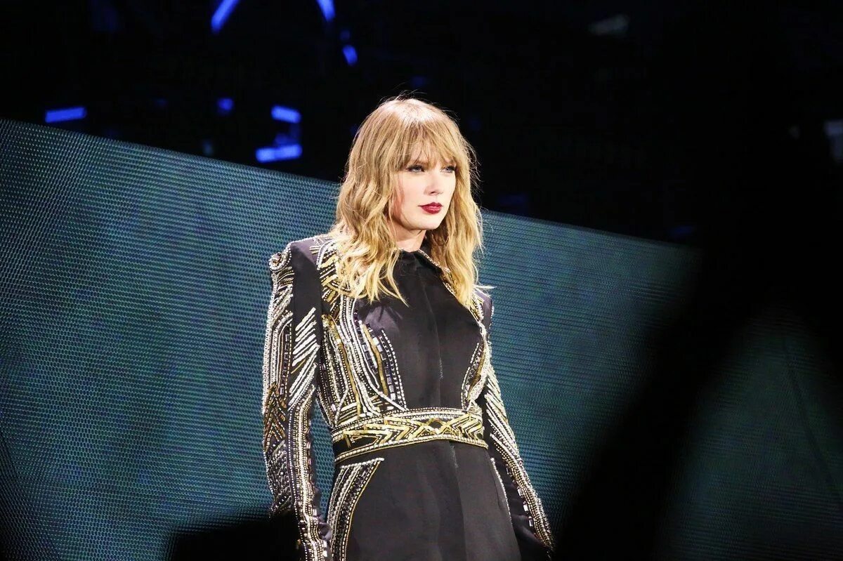 Taylor swift don t blame перевод. Тейлор свифт reputation stadium tour don&#039;t blame me. reputation stadium tour taylor swift audio. reputation stadium tour taylor swift audio album. reputation stadium tour taylor swift audio alum.