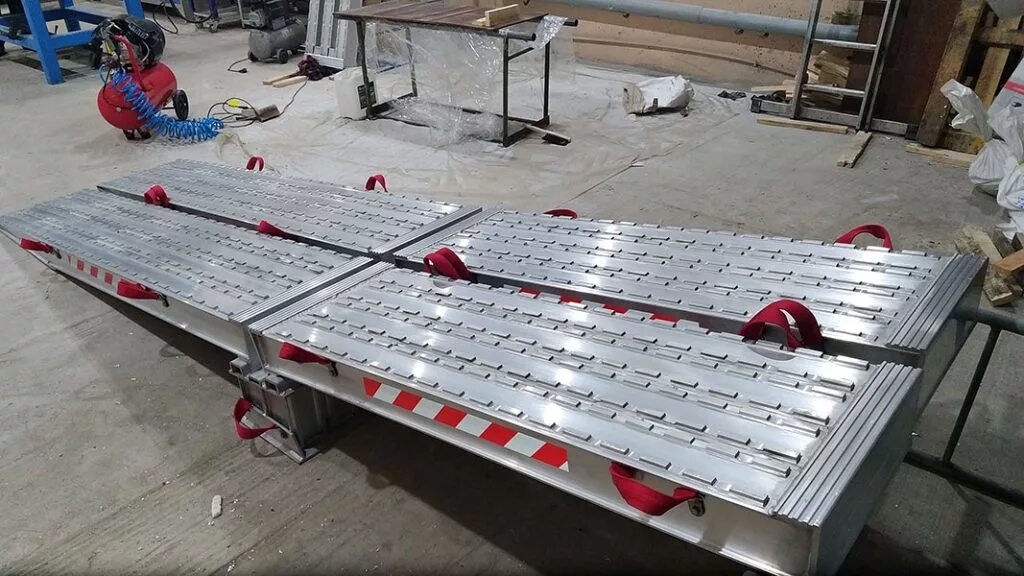 Что такое апарель. Рампа аппарель. Алюминиевые сходни трапы рампа. Что такое апарель. Алюминиевые сходни трапы рампа.