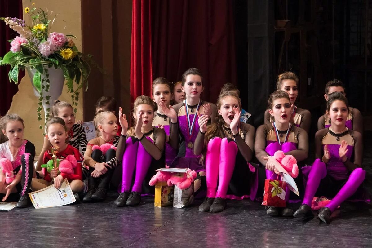 костюм рок н ролл. акробатический рок-н-ролл обнинск. костюм для рок-н-ролла для мальчика. костюмы парные для акробатического рок-н-ролла. костюм для рок-н-ролла для мальчика.