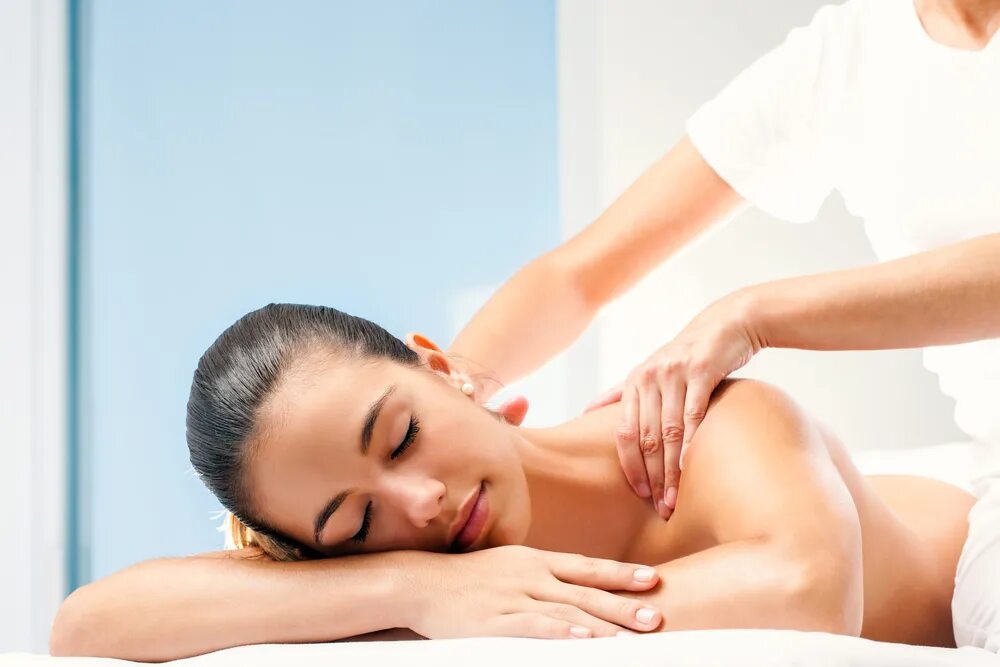 Www massaging com. Массаж картинки. Оздоровительный массаж. Массаж лечебный оздоровительный. Массажист.