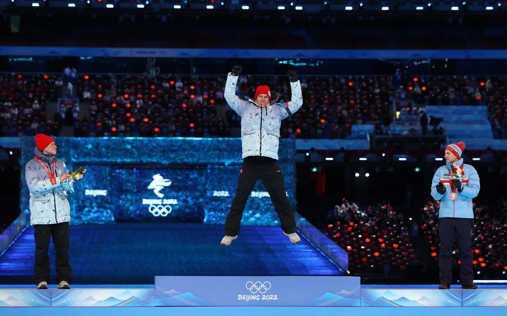 Церемония закрытия Олимпийских игр в Пекине 2022. Зимние Олимпийские игры 2022 закрытие. Закрытие олимпиады 2022 в Пекине.