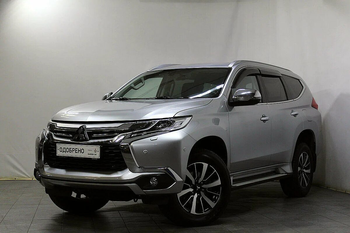 Mitsubishi pajero sport 2017