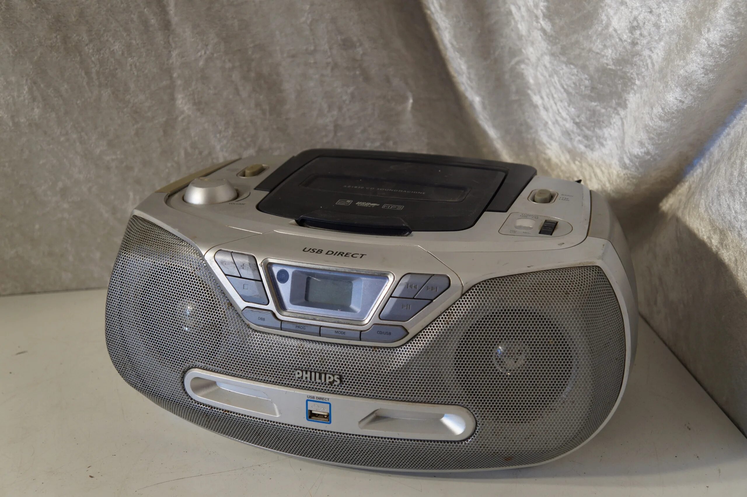 Филипс челябинск. Бумбокс Philips az 1573. Az1830 Philips. Philips Бумбокс az7302. Philips Boombox az8352.