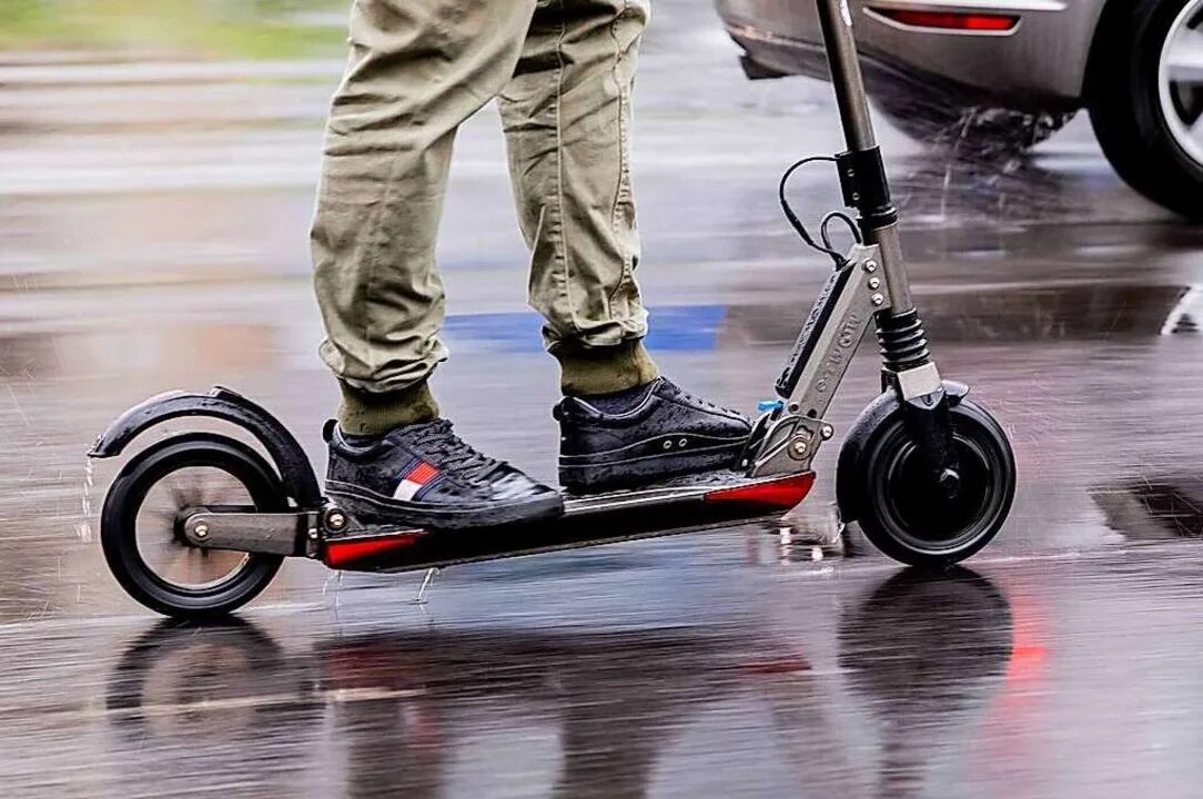 Прокат самый быстрый самокат. Самокат. Самокат кикшеринга xiaomi. Шеринг самокатов. Самокаты адлер.