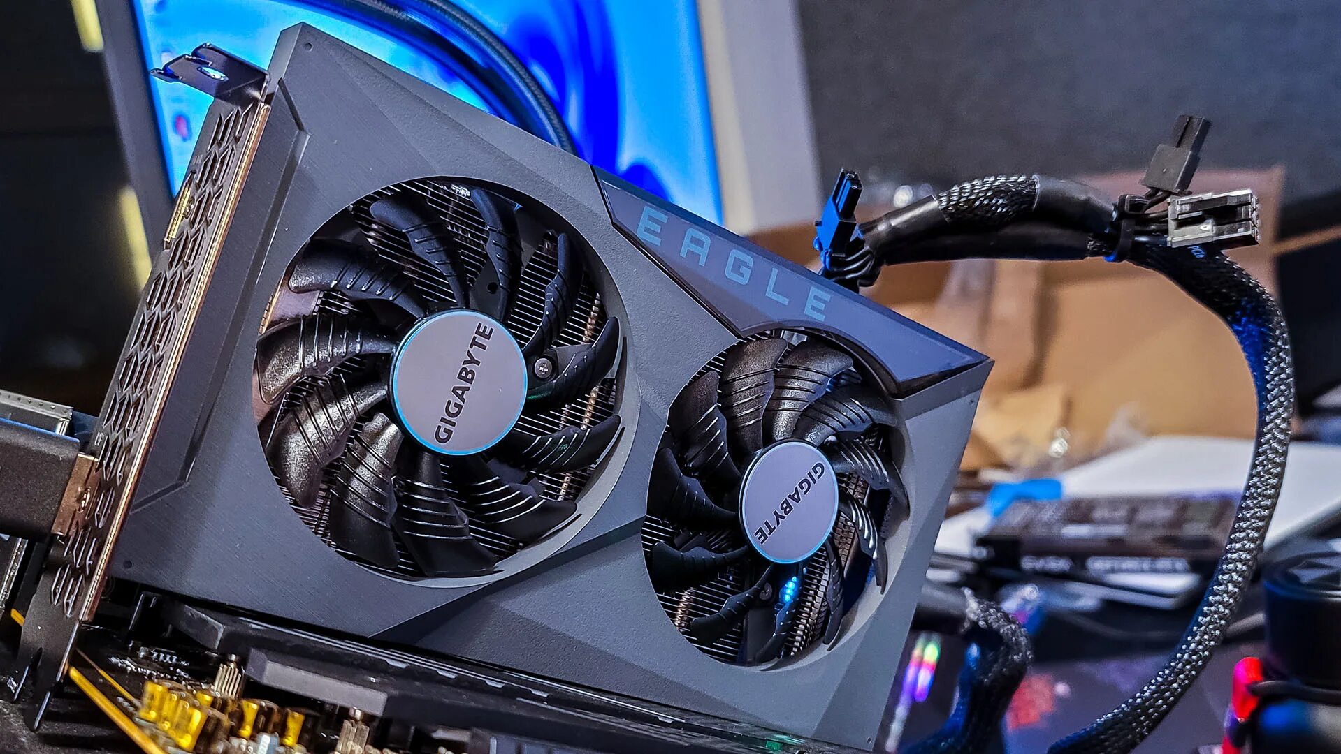 Rx 6500 драйвера. Amd rx 6500 xt. видеокарта amd radeon rx 6500 xt. gigabyte amd rx 6500xt. gigabyte amd radeon rx 6500.
