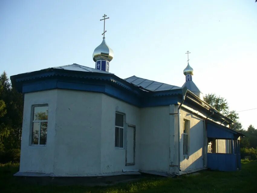 Старое чекурское отец. Церковь в Чекурское Дрожжановский район. Храм прп. Сергия Радонежского, Дрожжановского района. Старое Дрожжаное Татарстан Церковь. Церковь Сергия Радонежского в с. старое Дрожжаное.