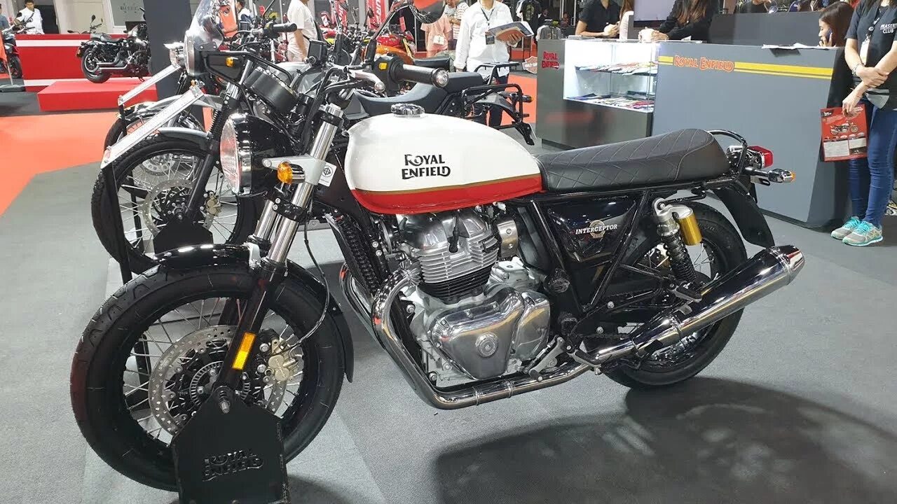 Custom express. Royal enfield interceptor 650 custom. роял энфилд 650. royal enfield interceptor 650 красный. royal enfield interceptor 650 red white stripes.