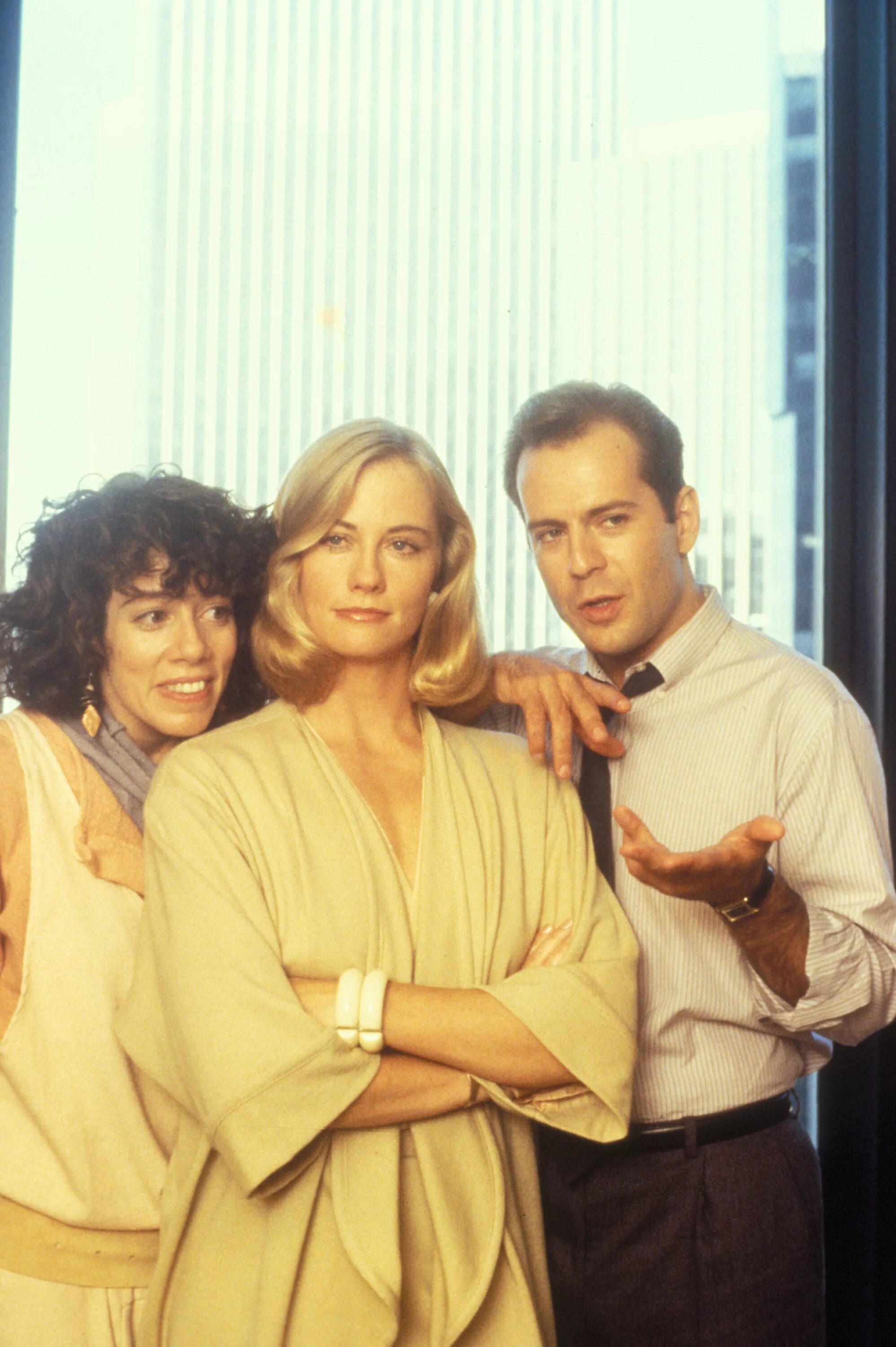 сибилл шепард и брюс уиллис лунный свет. лунный свет уиллис. лунный свет уиллис. сибилл шепард и брюс уиллис. брюс уиллис детективное агентство лунный свет.