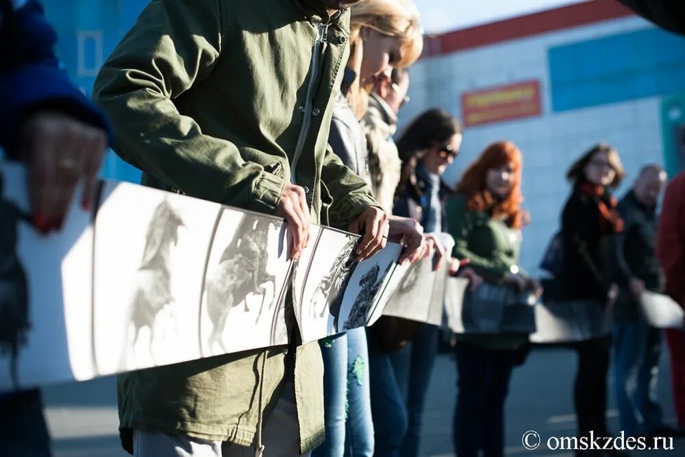 Книга рекордов гиннесса проспект лаврентьева в новосибирске. Презентование картинка.