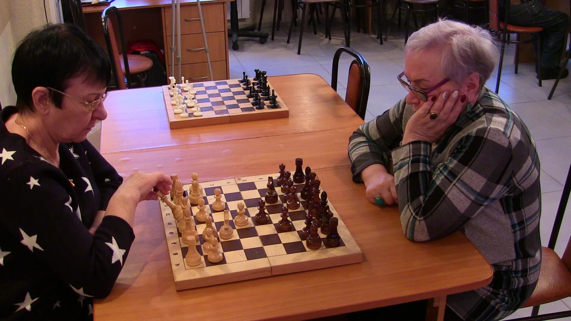 Шахматист гроссмейстер. Шахматист гроссмейстер. Шахматист гроссмейстер. Фабиано каруана фото. Шахматист гроссмейстер.